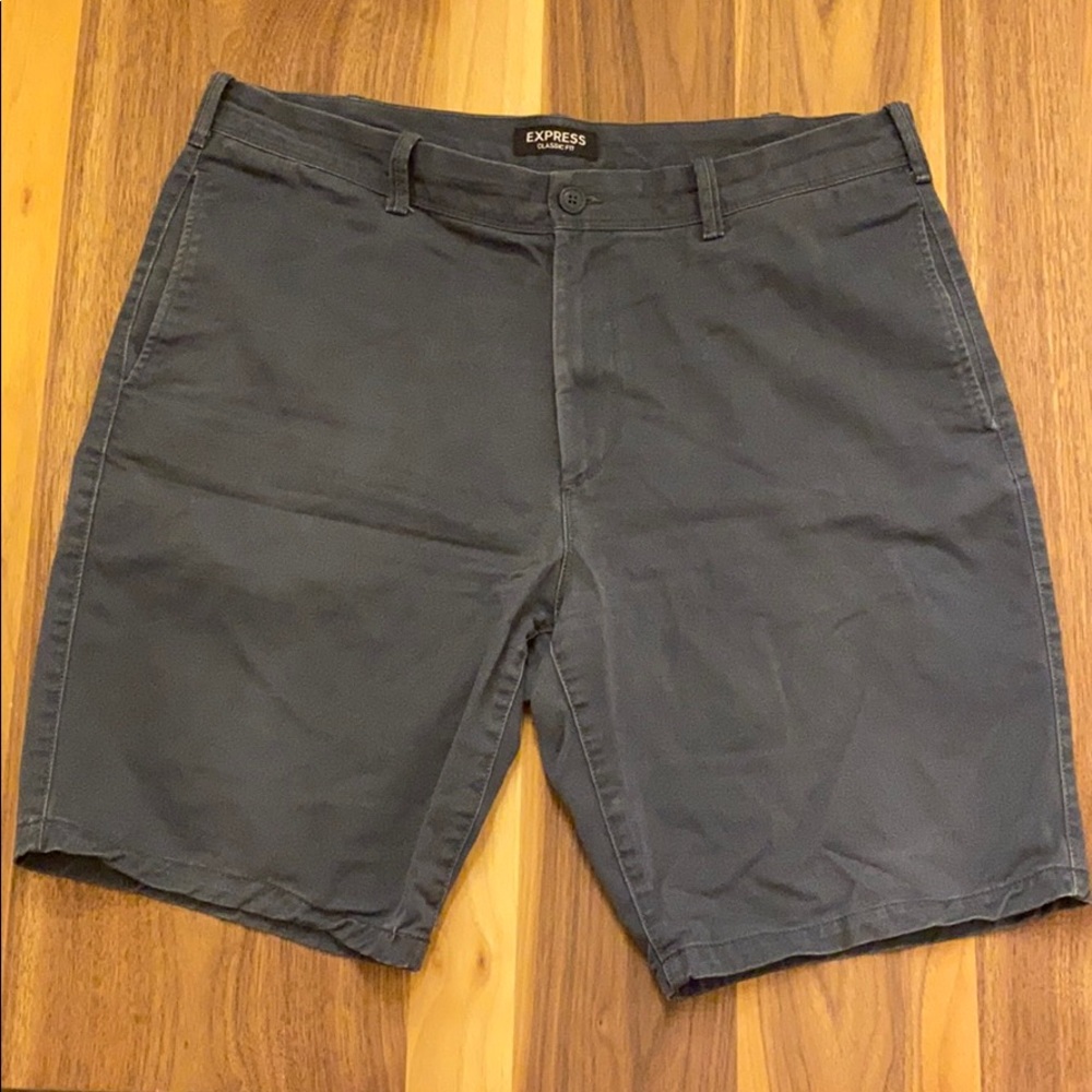Express Classic Fit Shorts - 36
